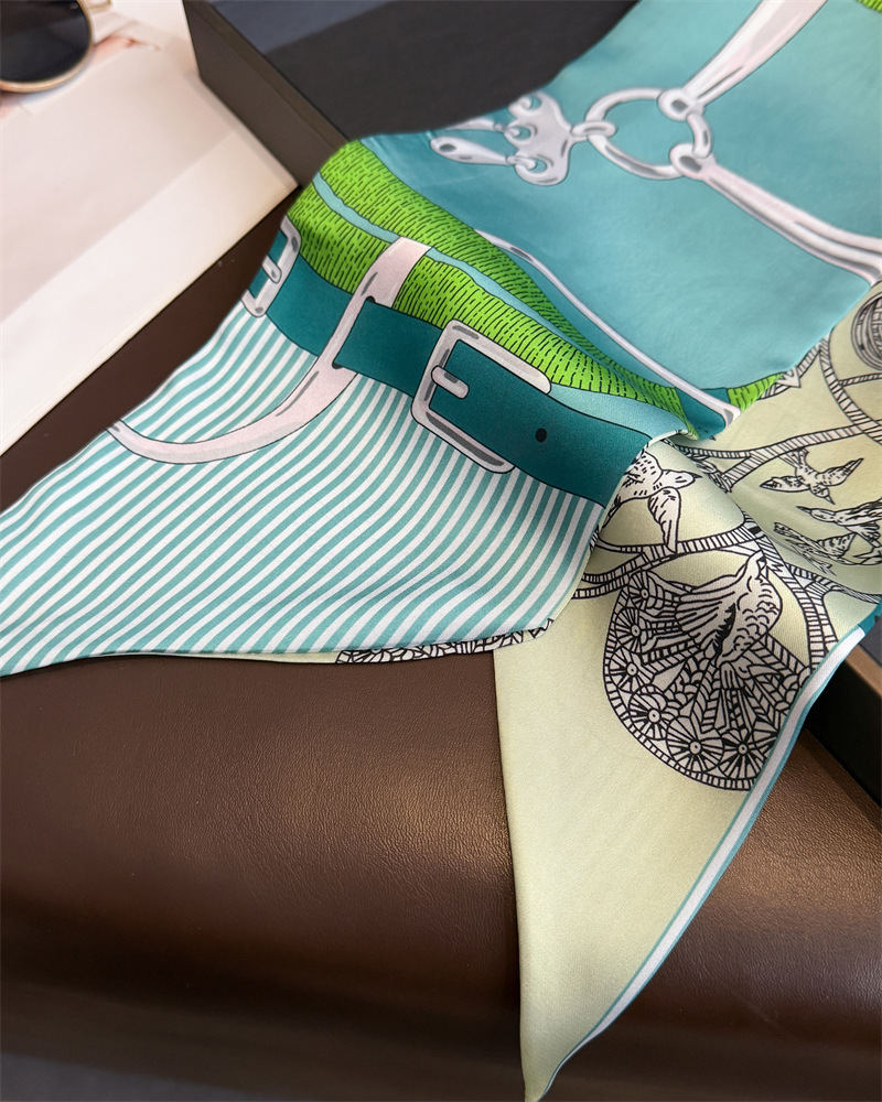 Women's Double-sided Print Sil - Ascot Neck Scarf 评论和价格