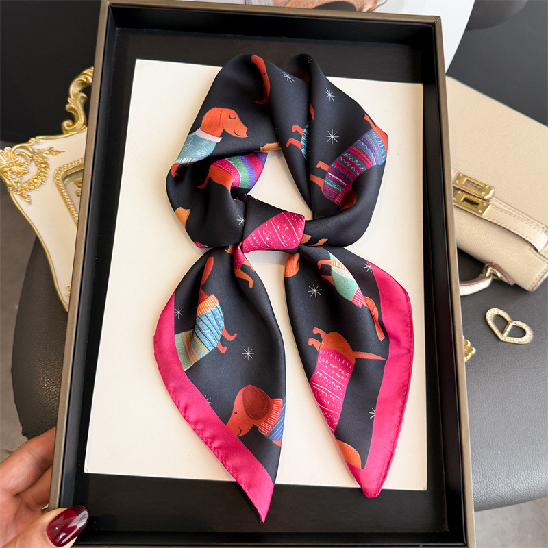 Fashion Wiener Dog Print Banda - Silk Neck Scarf 评论和价格